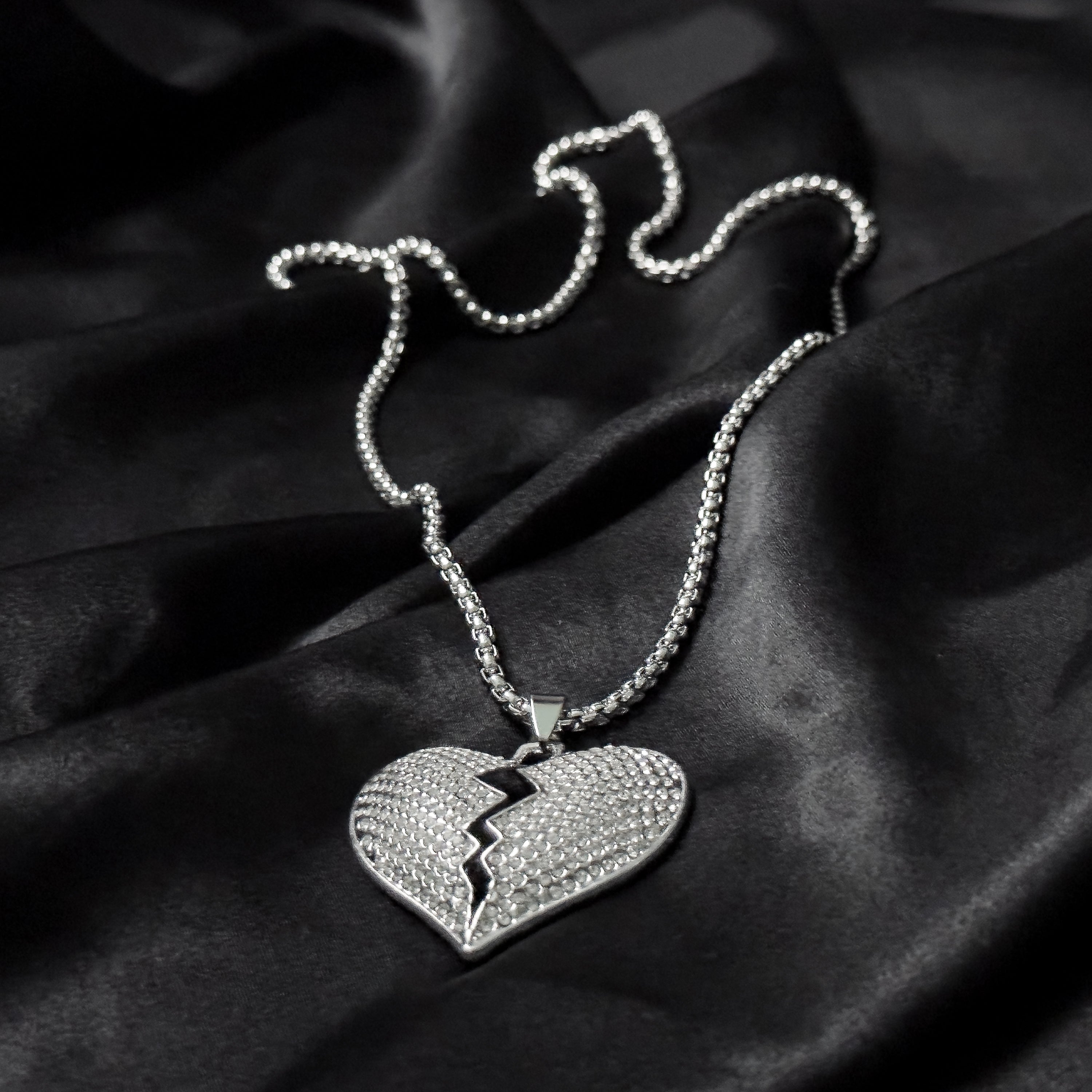 Heart Scar Chain Necklace