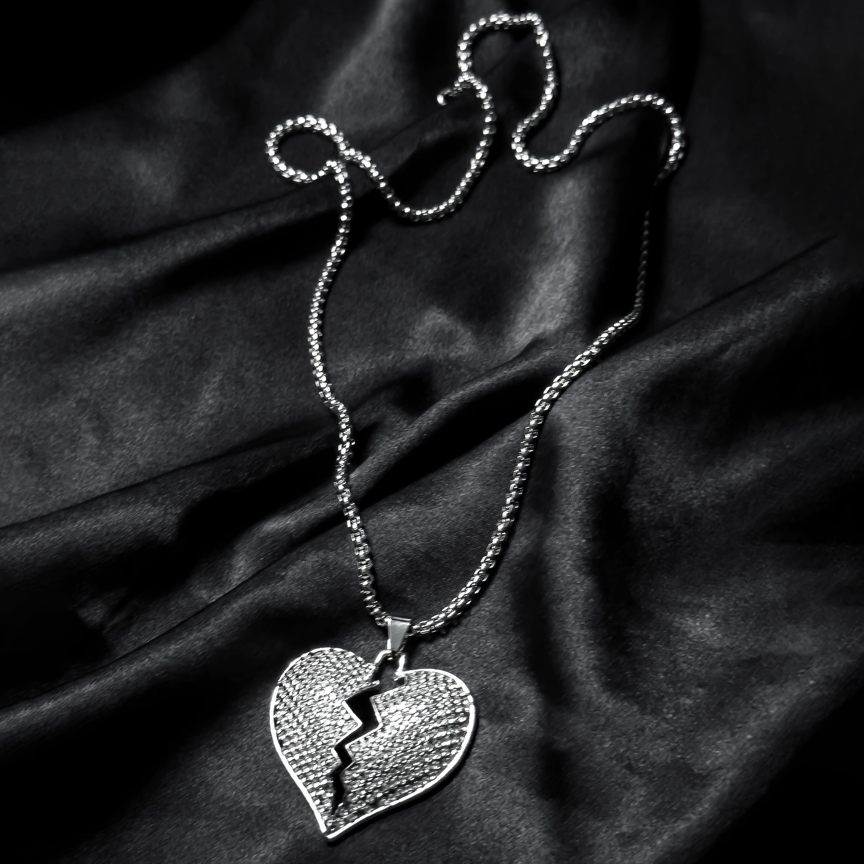 Heart Scar Chain Necklace